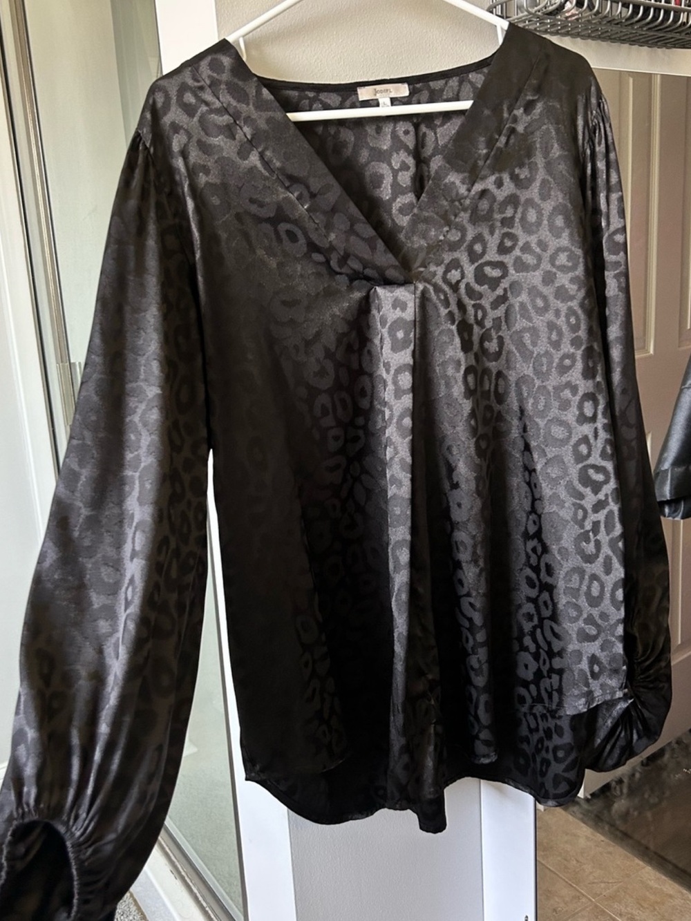 JODIFL Black Satin Leopard Print Top